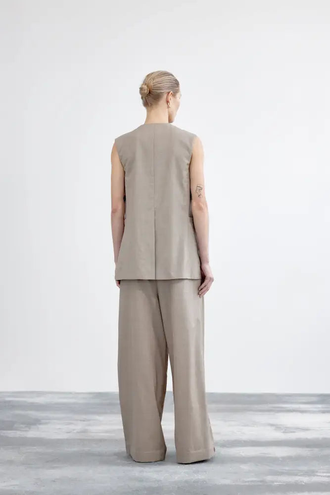 Zoey Vest in Oatmeal - 8 - Tops