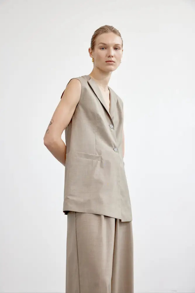 Zoey Vest in Oatmeal - 8 - Tops