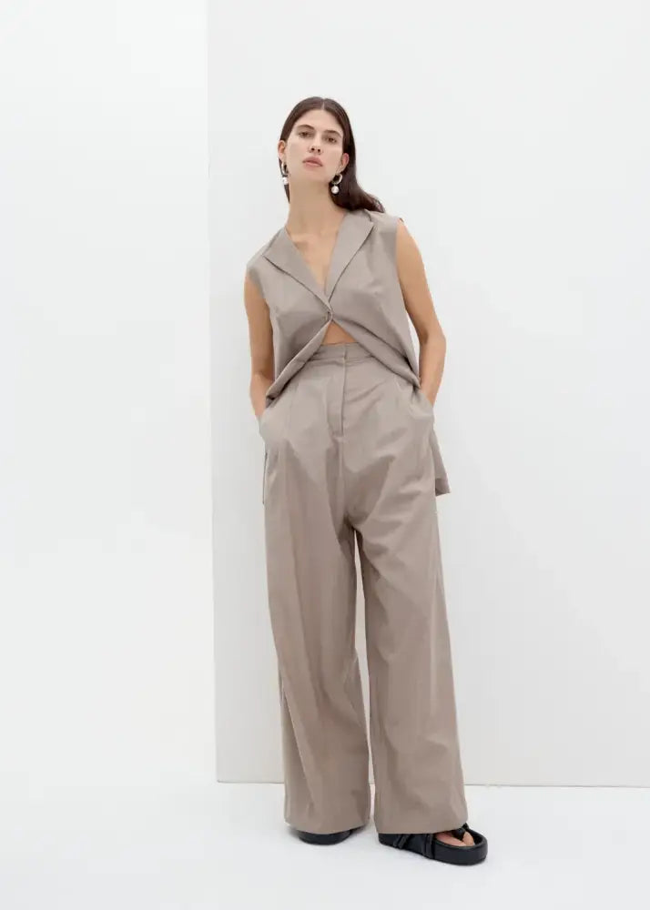 Zoey Vest in Oatmeal - 8 - Tops