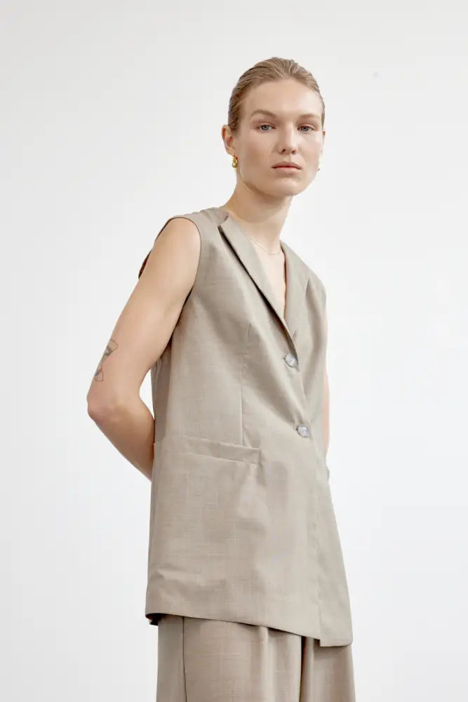 Zoey Vest in Oatmeal - 8 - Tops
